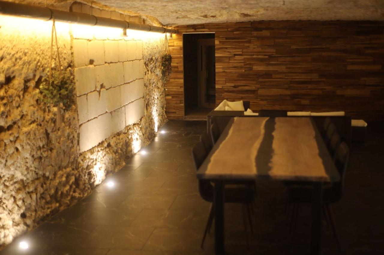 La Montrieuse, Chambre Individuelle Avec Sauna Et Baignoire Spa Naveil Exterior photo